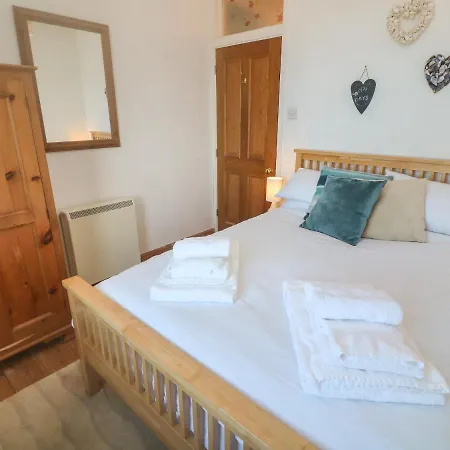 8 Sennen Heights Apartment *