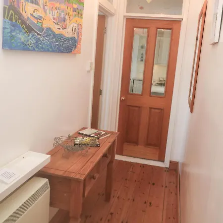 Apartment 8 Sennen Heights *